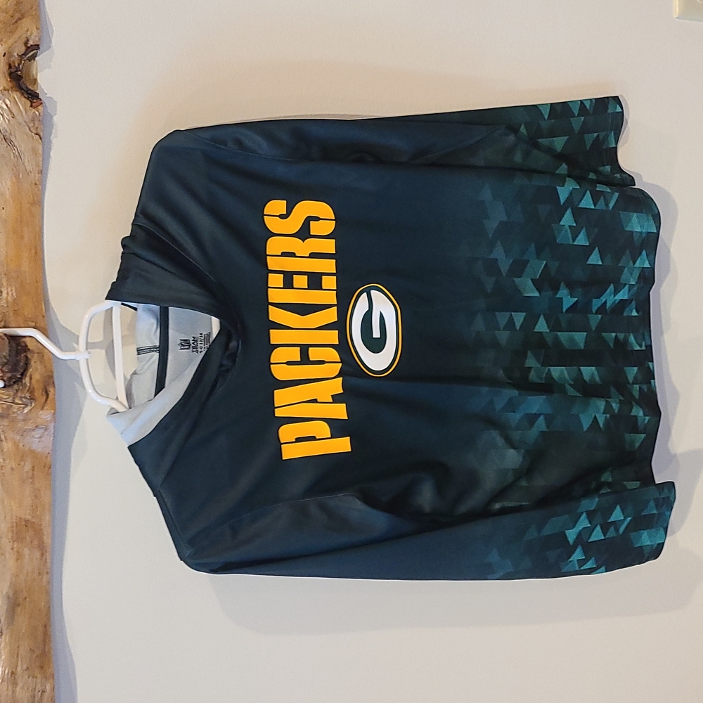 NFL PACKER Team Apparel Boys LG  Like New